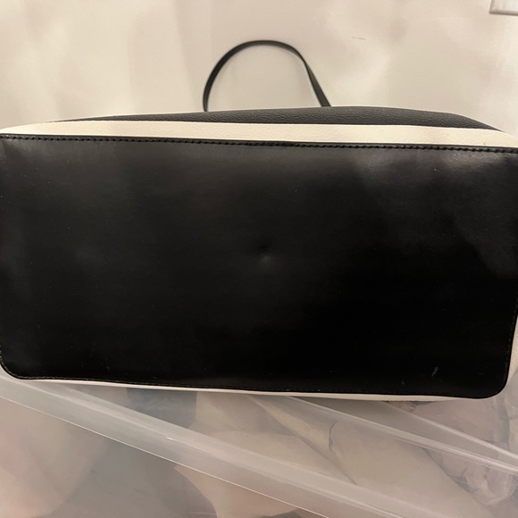 Kate Spade Tote - Picture 4 of 6